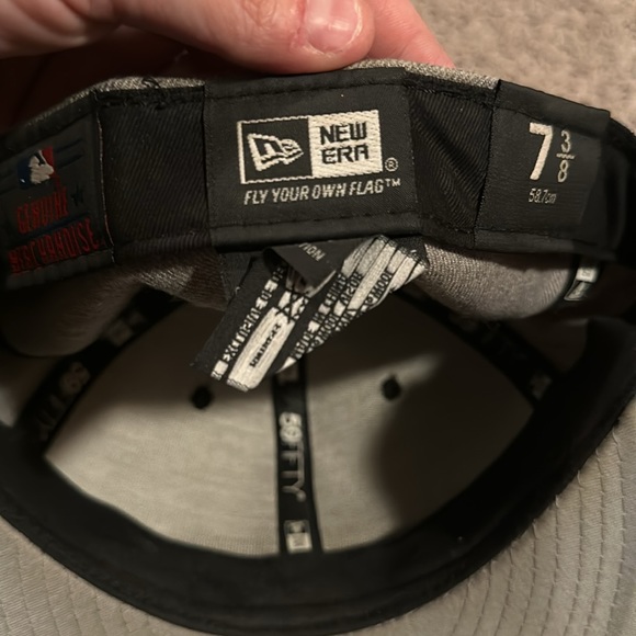 Seattle mariners grey / black / red new era hat - Picture 4 of 4